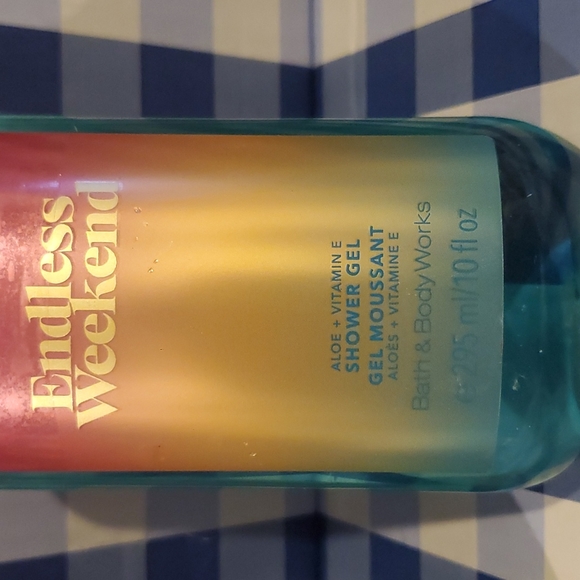 BATH & BODY WORKS ENDLESS WEEKEND Ultimate Hydration Body Cream & Shower Gel - Picture 2 of 4